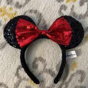 Disneyland Sequin Minnie Ears